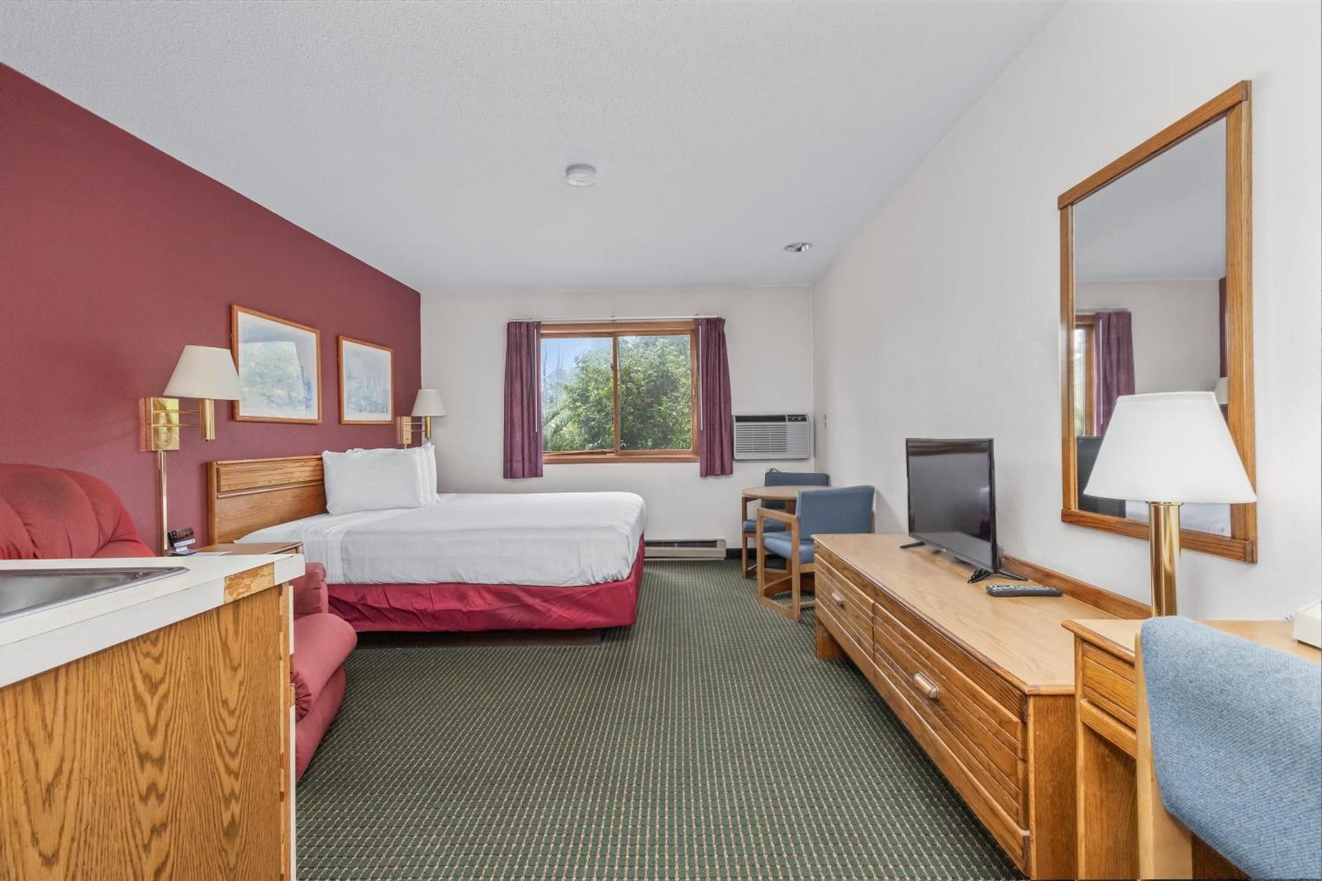 Wautoma Inn by OYO Near Airport WI 73 King Bed Non-Smoking 2