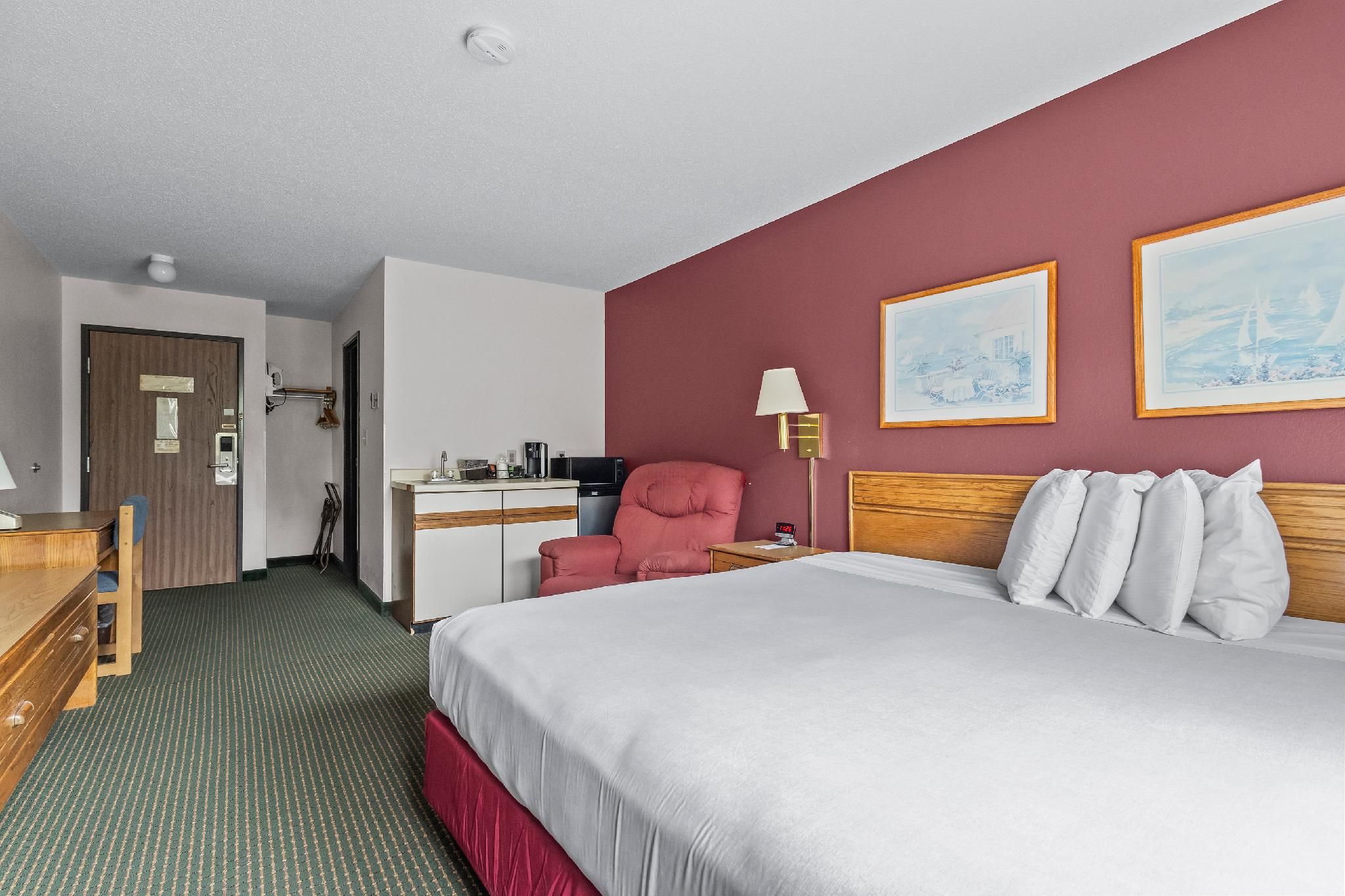 Wautoma Inn by OYO Near Airport WI 73 King Bed Non-Smoking