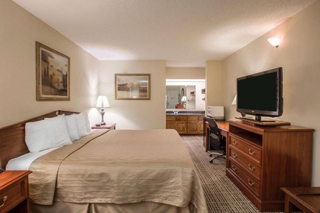 King Room - Accessible/Non-Smoking