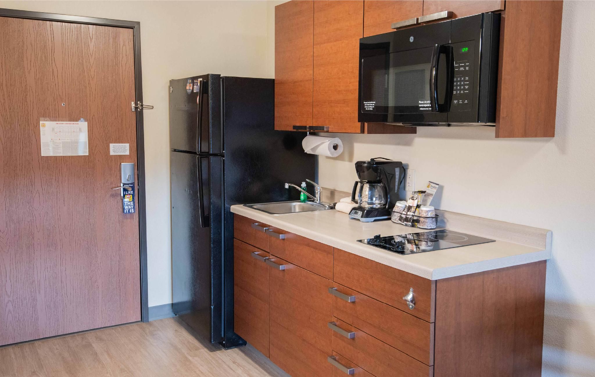 1 Queen Hearing Impaired with Recliner