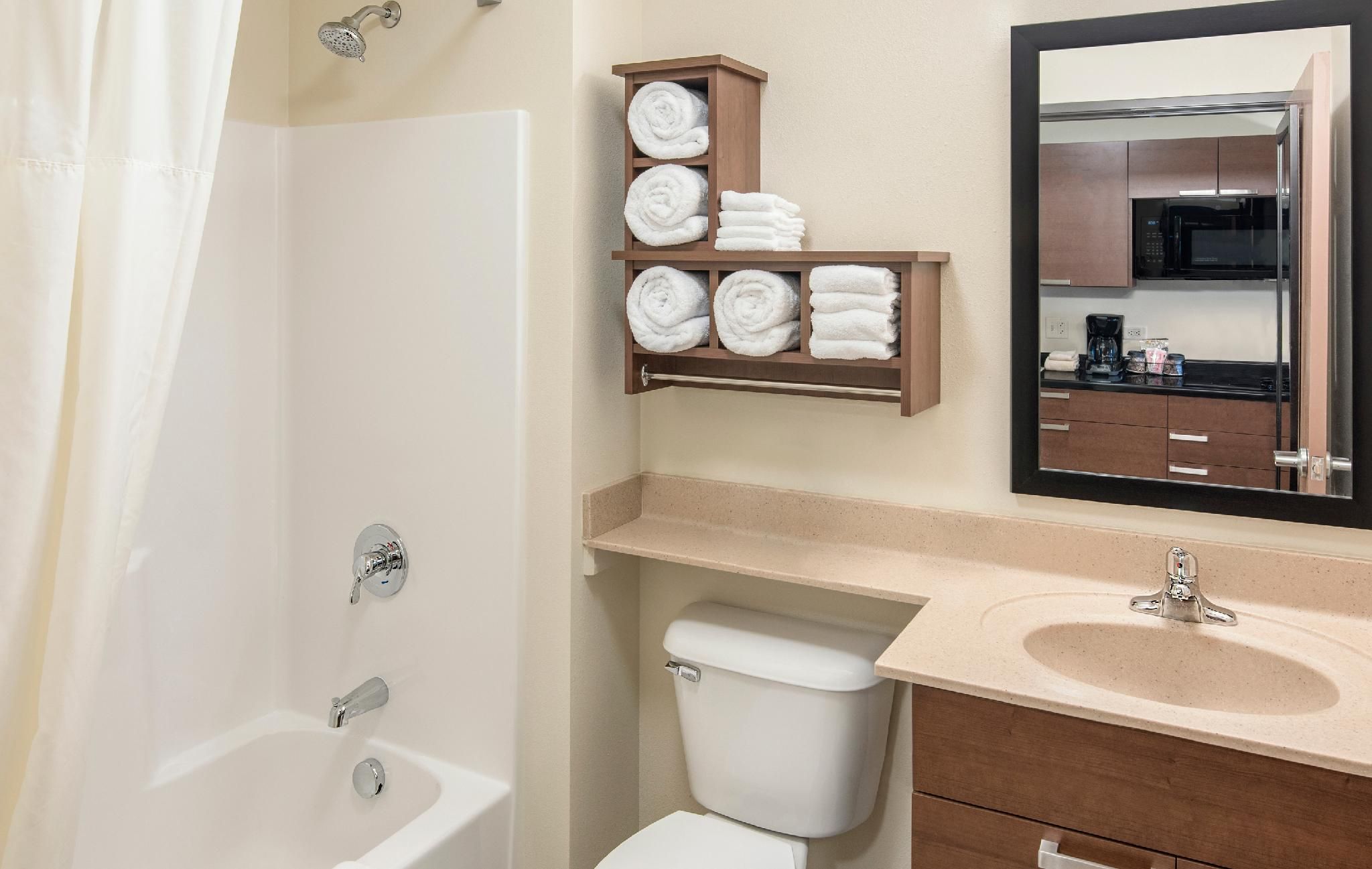 1 Queen Hearing Impaired with Recliner