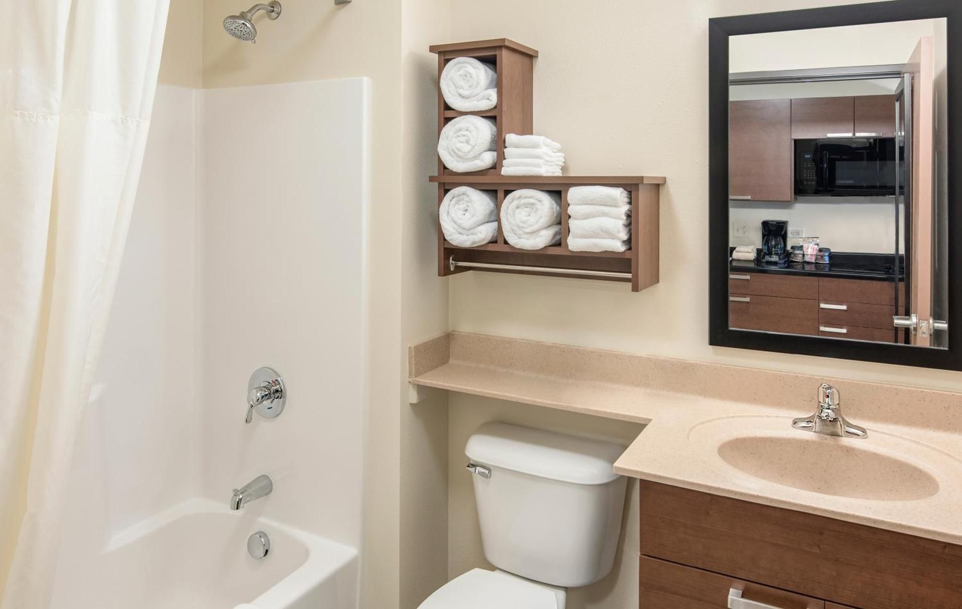 Queen Room with Recliner - Hearing Accessible