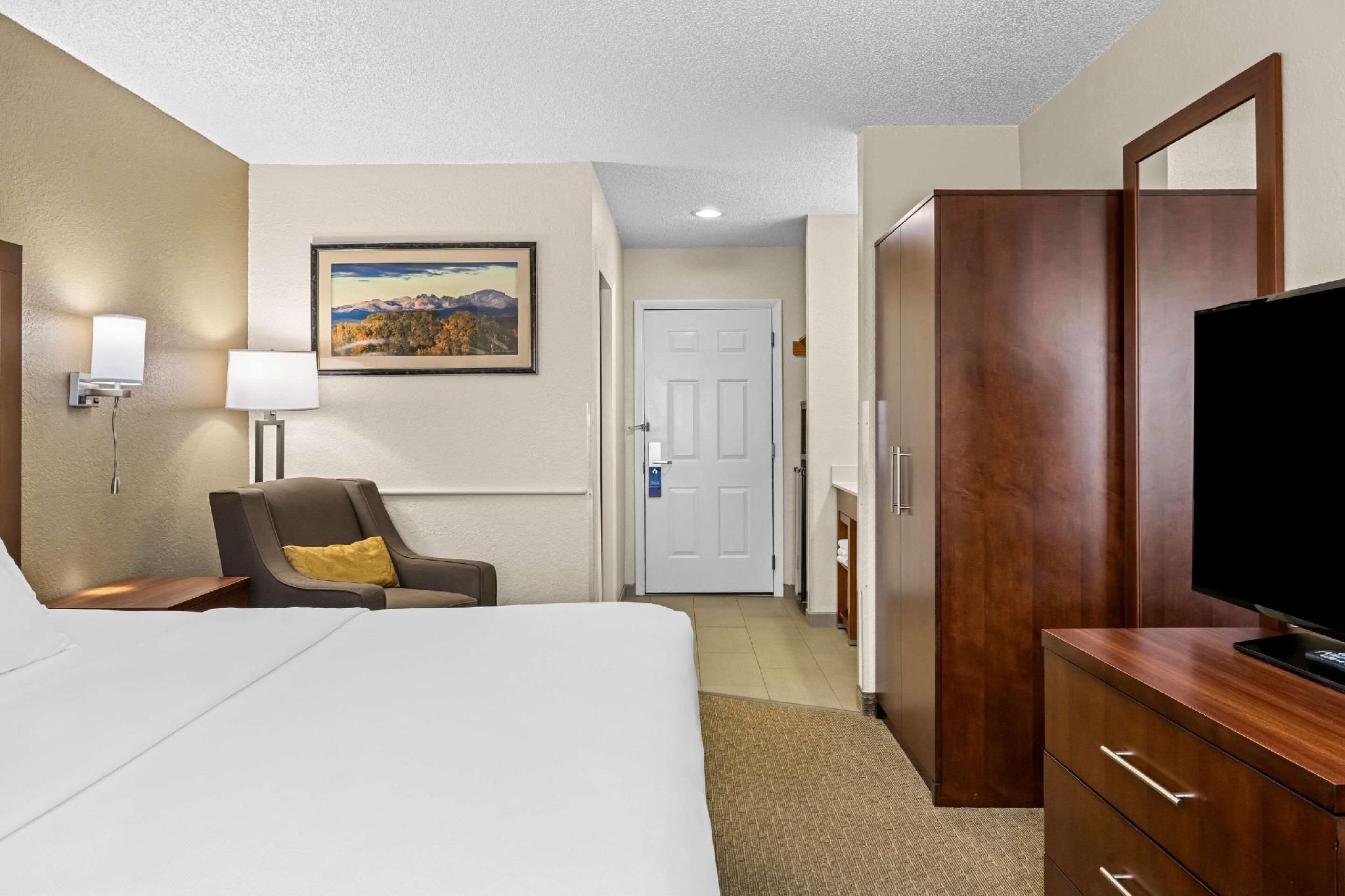 1 King Bed, Nonsmoking