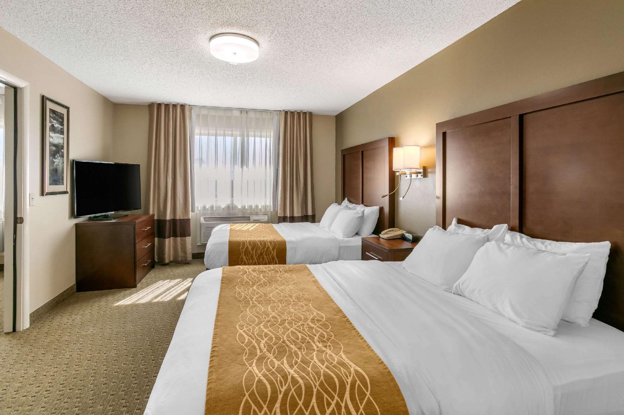2 Queen Beds No Smoking