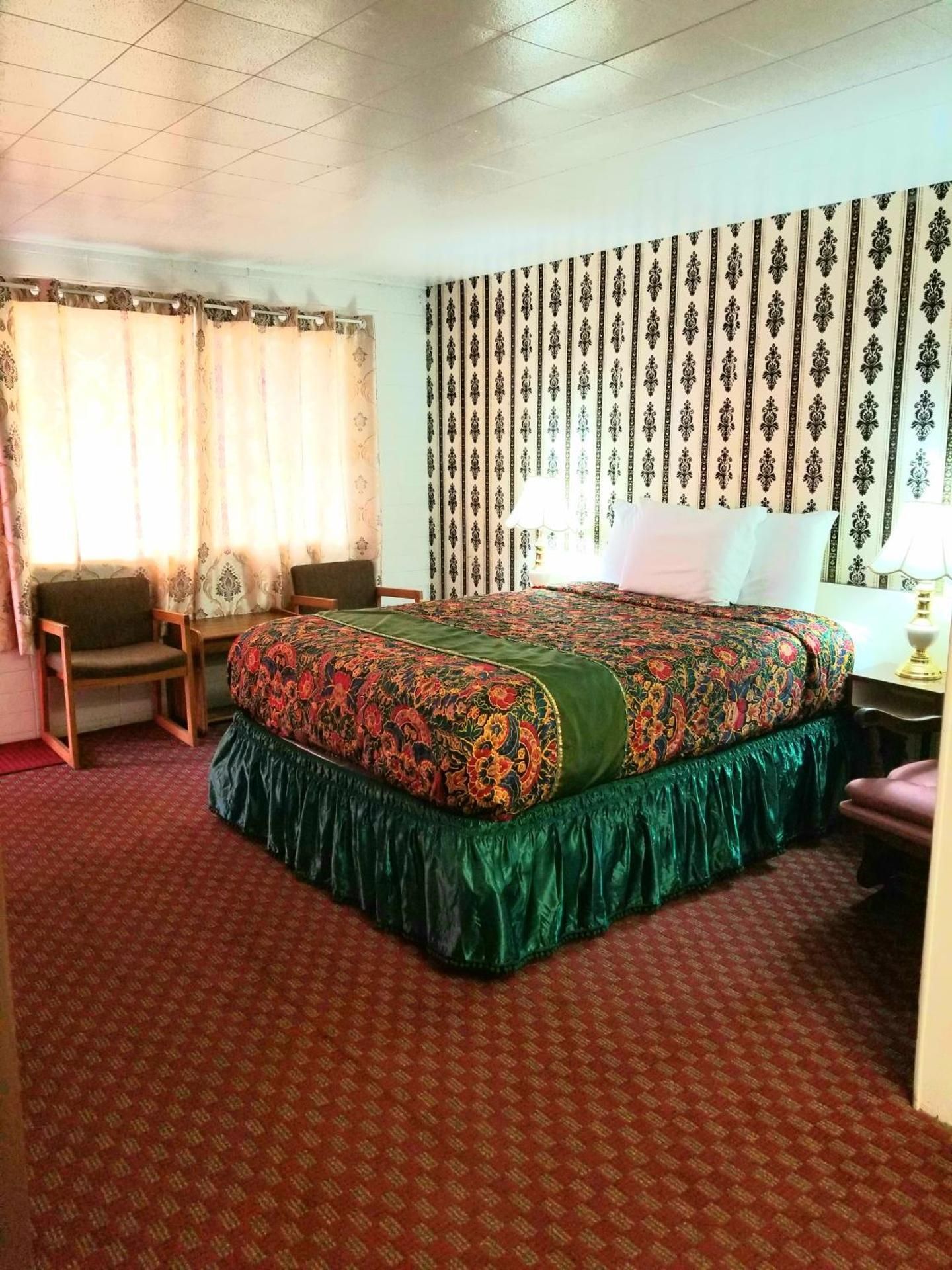 Queen Room