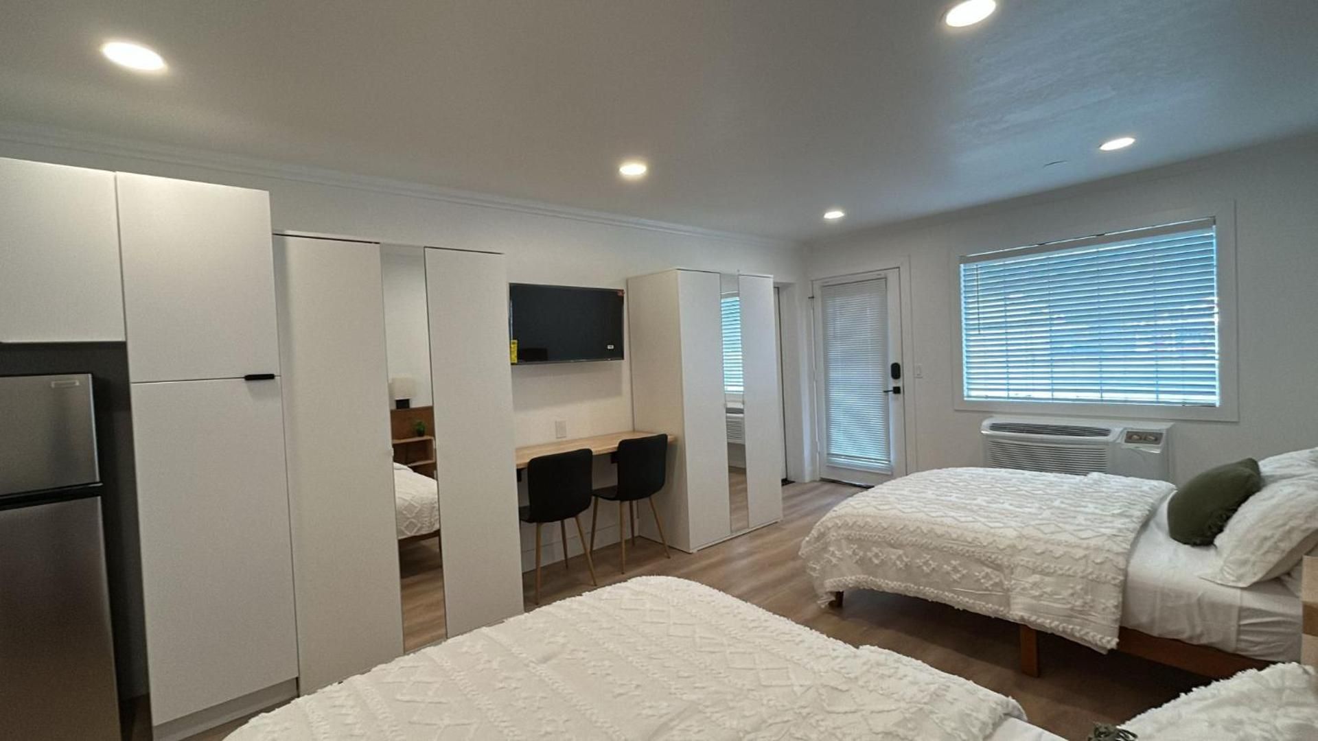 Deluxe Double Room with Bath