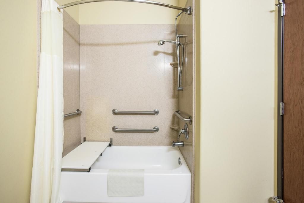2 Queen Beds Accessible Room Non-Smoking