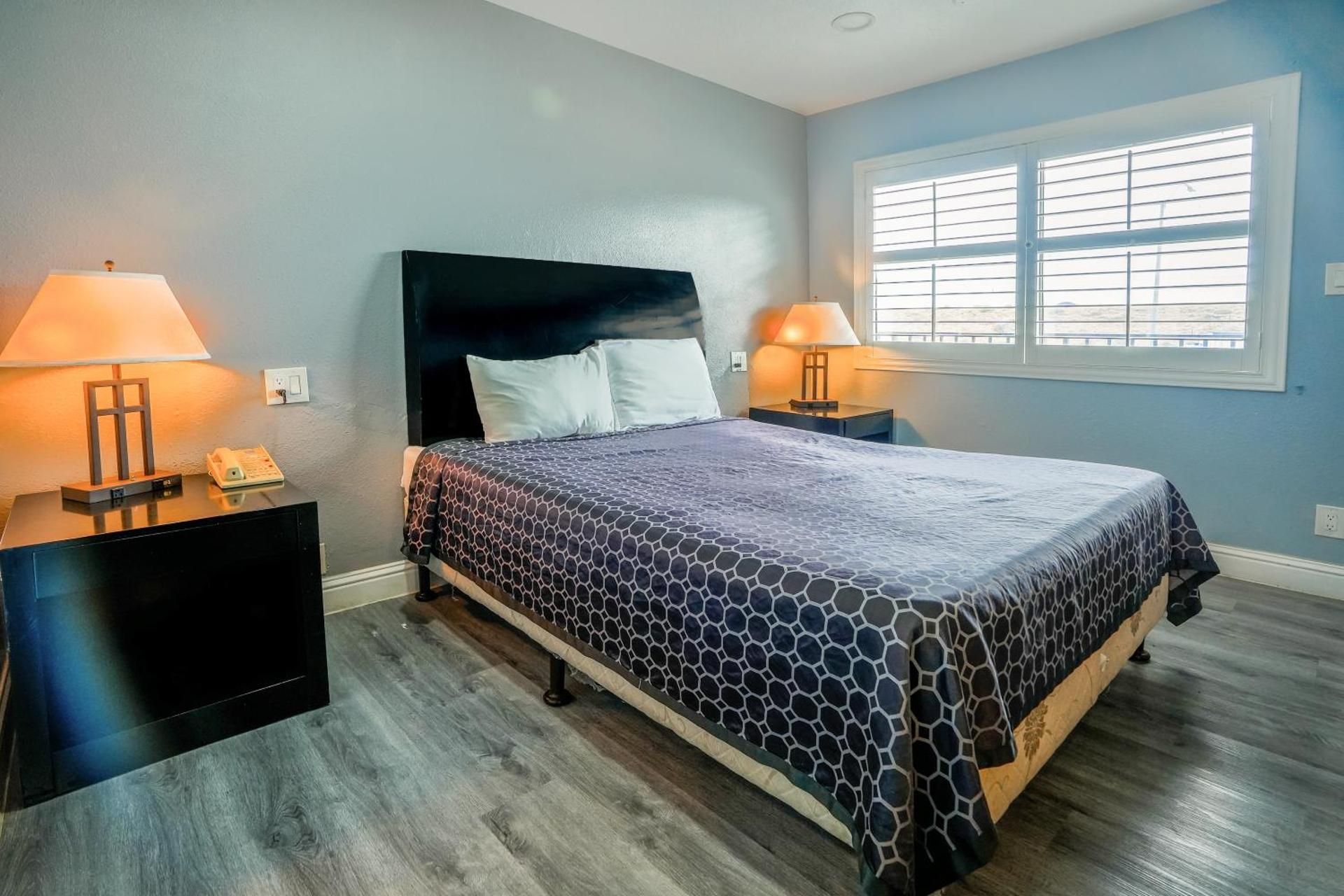 Economy Inn Buttonwillow Bakersfield I-5 Queen Bed Non-Smoking