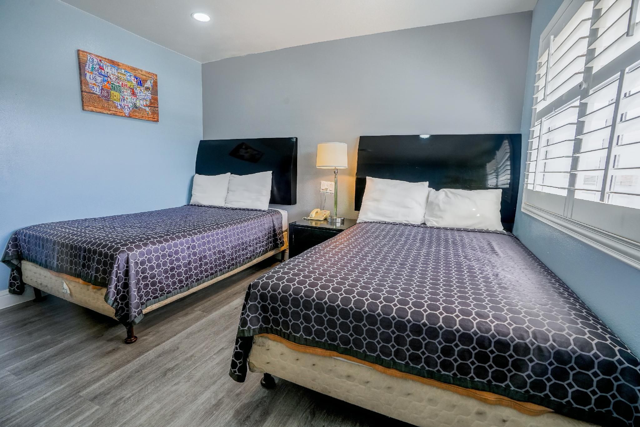 2 Full Beds Non-Smoking