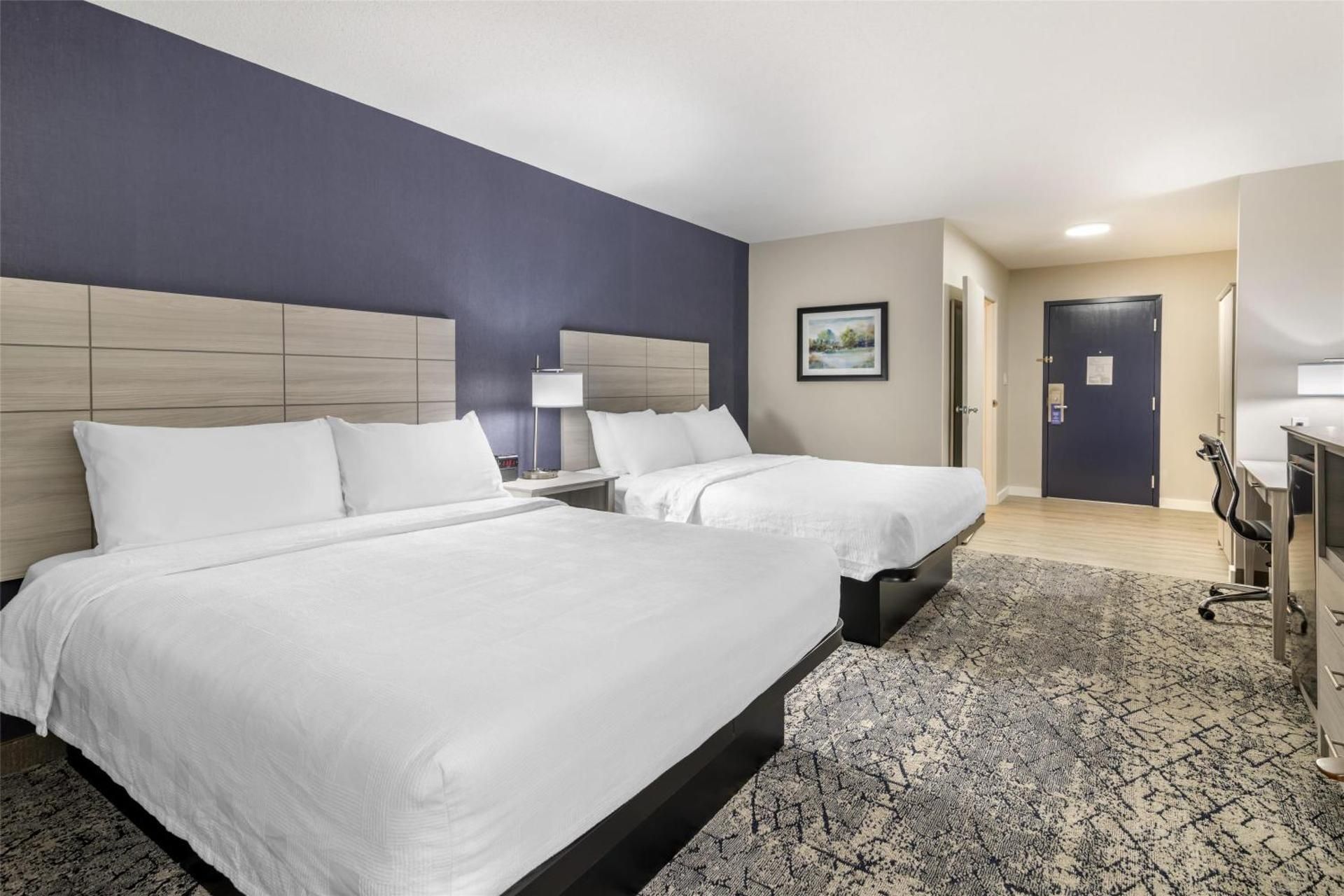 Queen Room with Two Queen Beds and Bath Tub - Disability Access