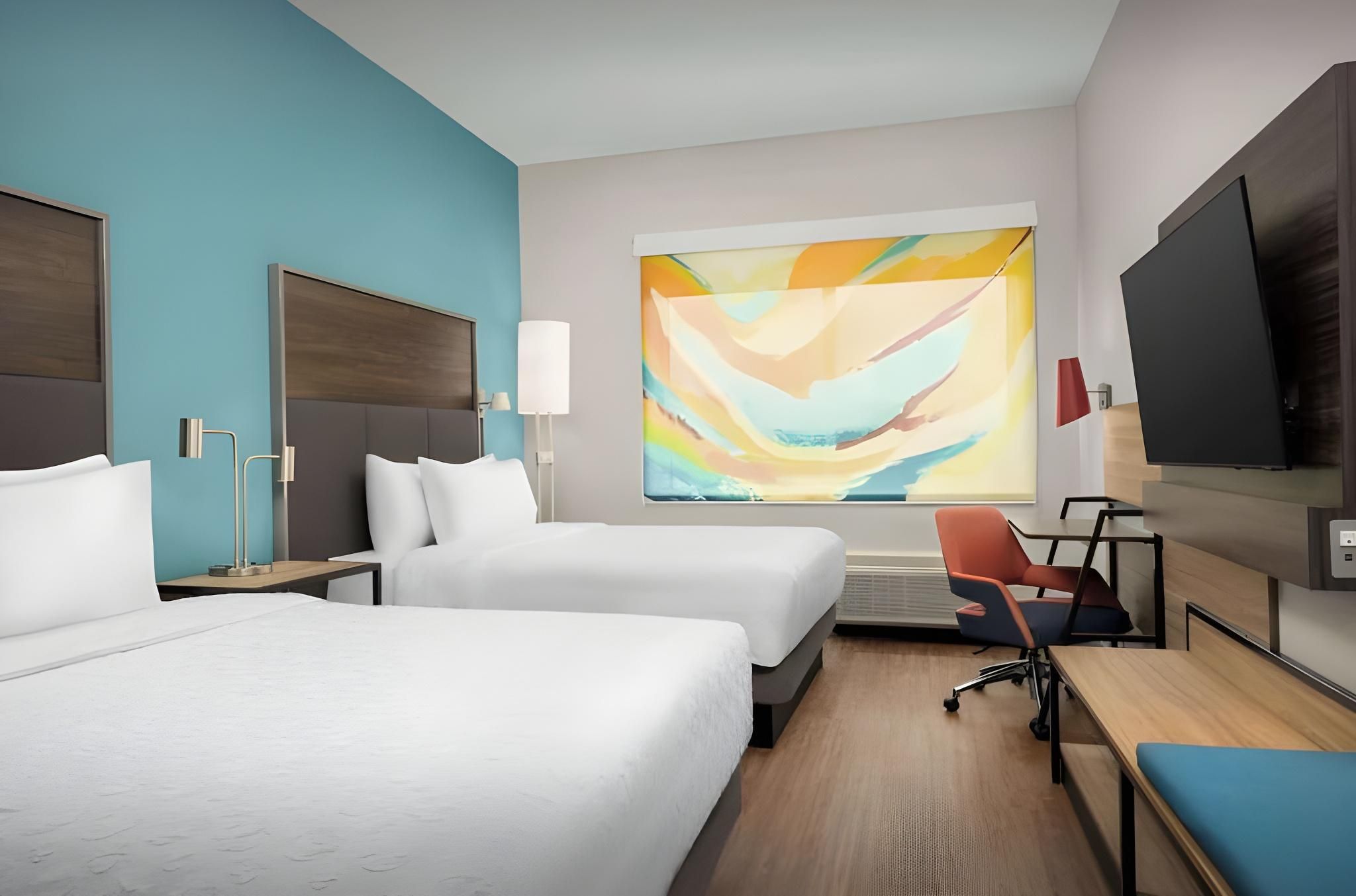 2 QUEEN BEDS W/WALK IN SHOWER