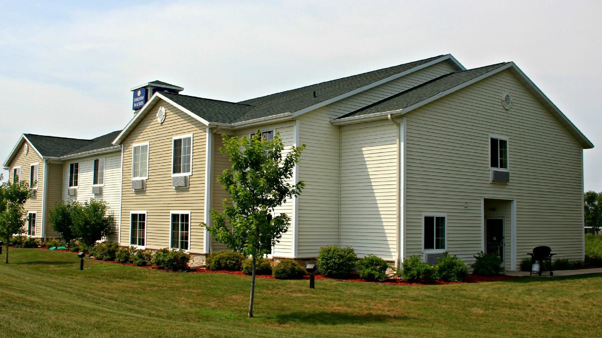 Cobblestone Inn & Suites - Clintonville