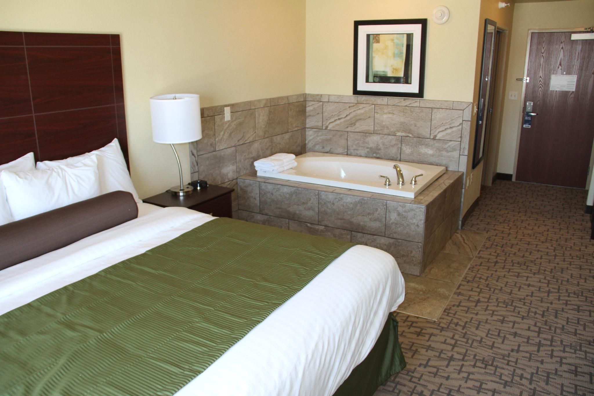 King Whirlpool Suite Non-Smoking