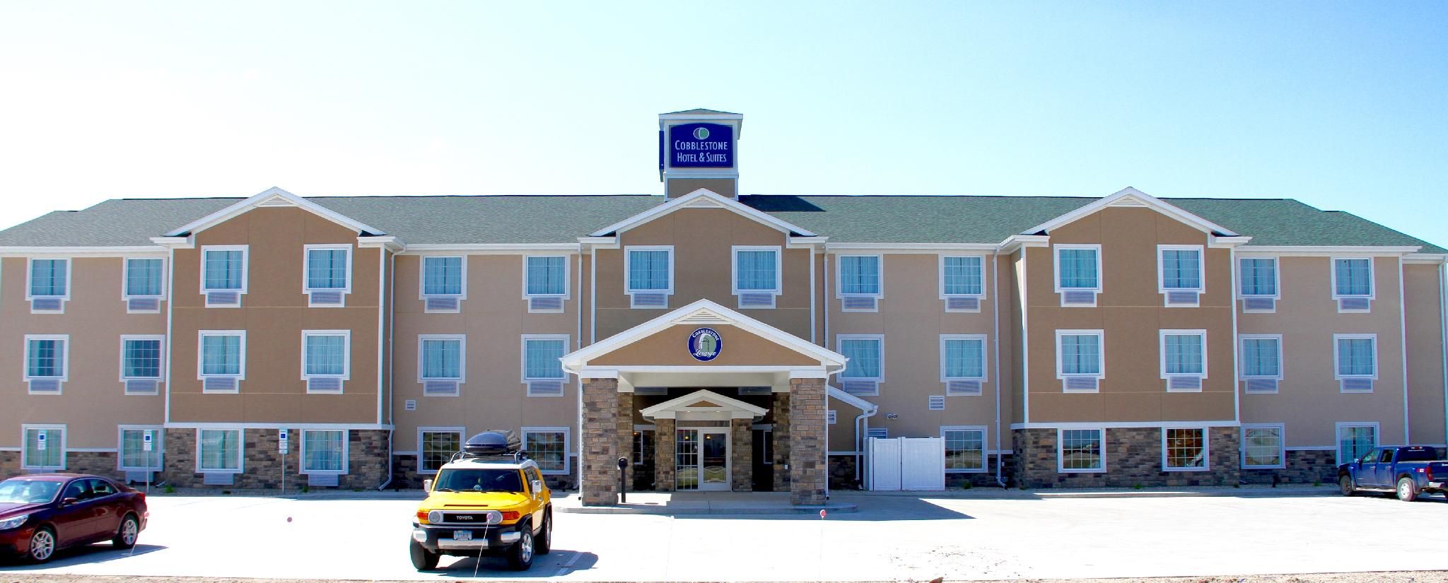 Cobblestone Hotel & Suites - Devils Lake
