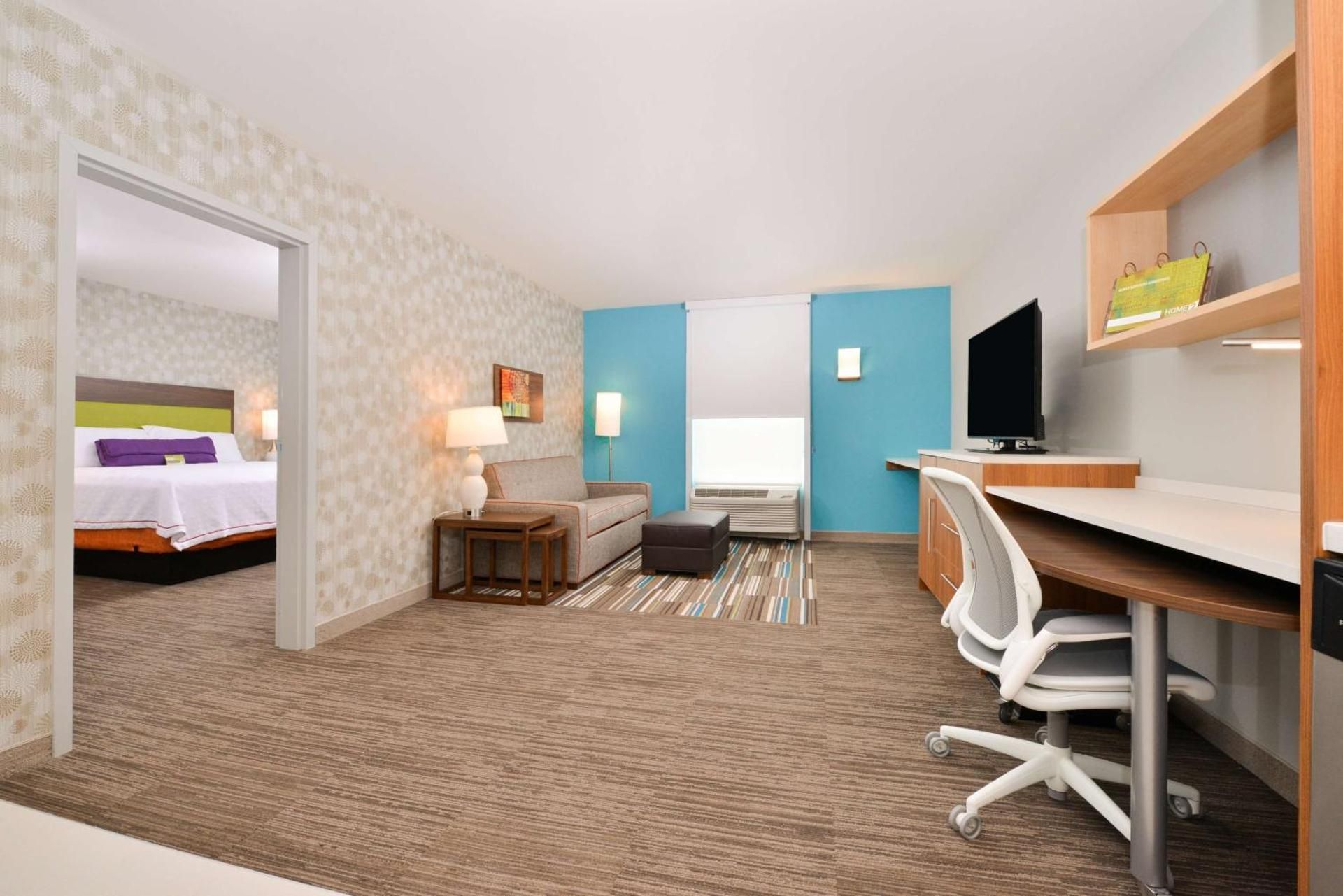 1 KING BED 1 BEDROOM SUITE NONSMOKING