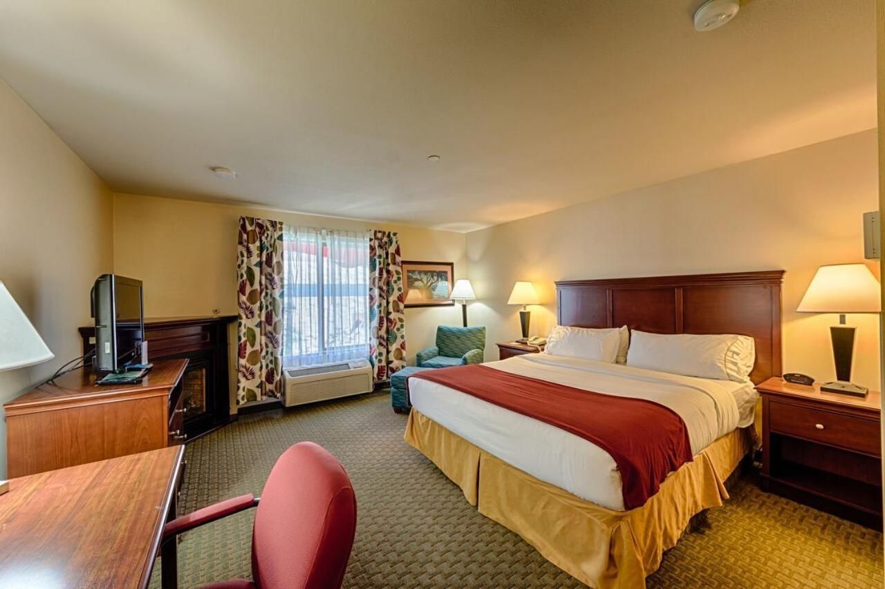 Deluxe King Room