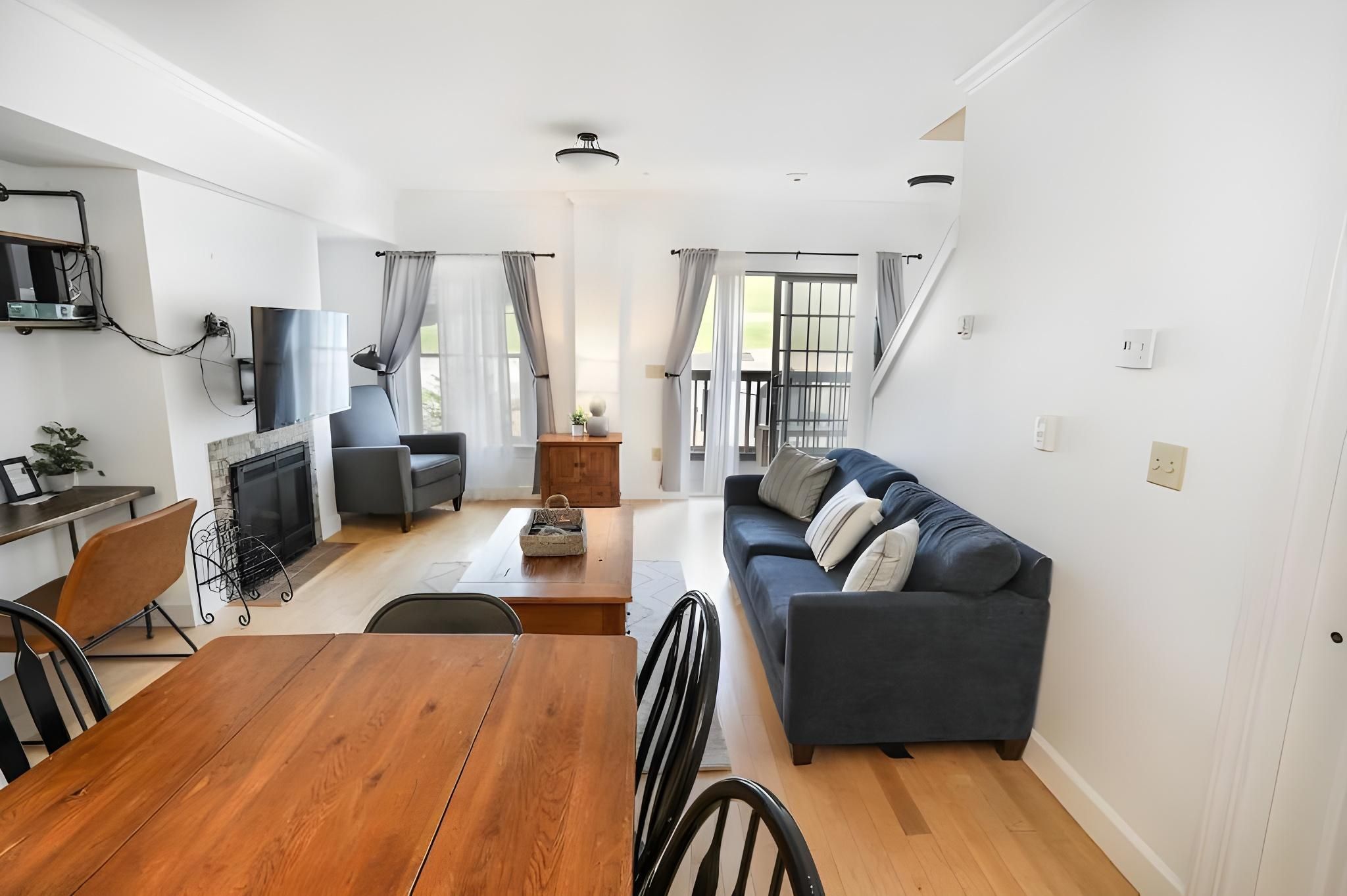 Liftside & Pinnacle Condominiums | 1 Bedroom Condominium