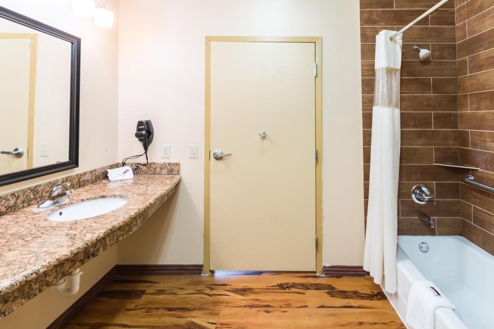 Motel 6 Joshua, TX King Room - Disability Access - Non-Smoking 3