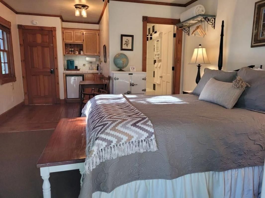 Oak Hill Inn
