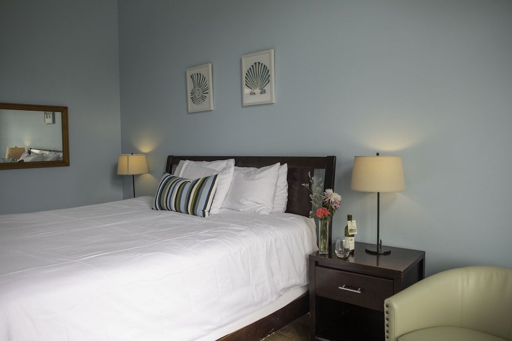 Whale Watch Deluxe Room