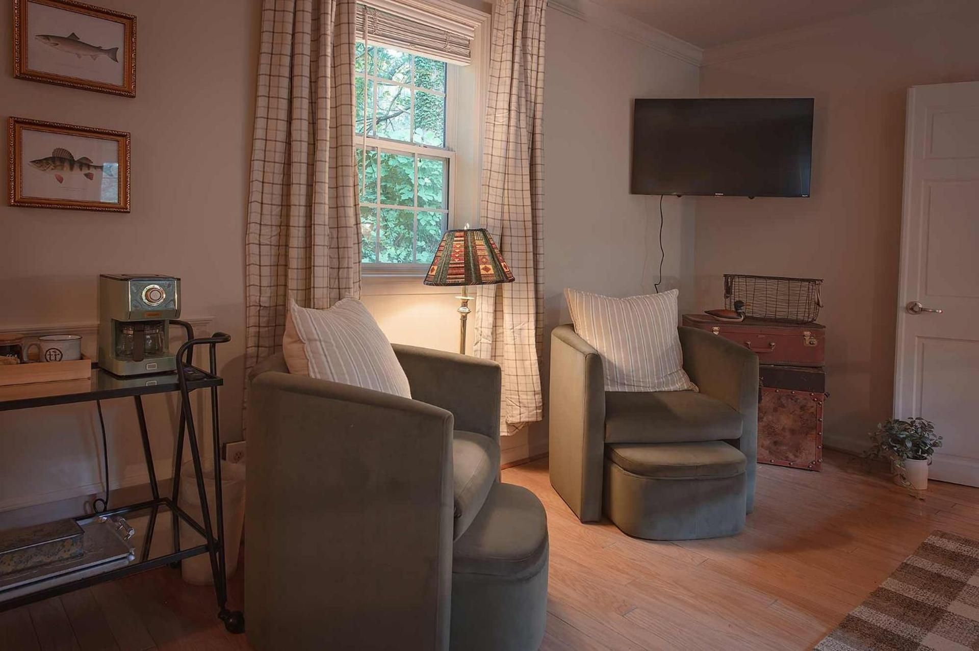 DELUXE APARTMENT