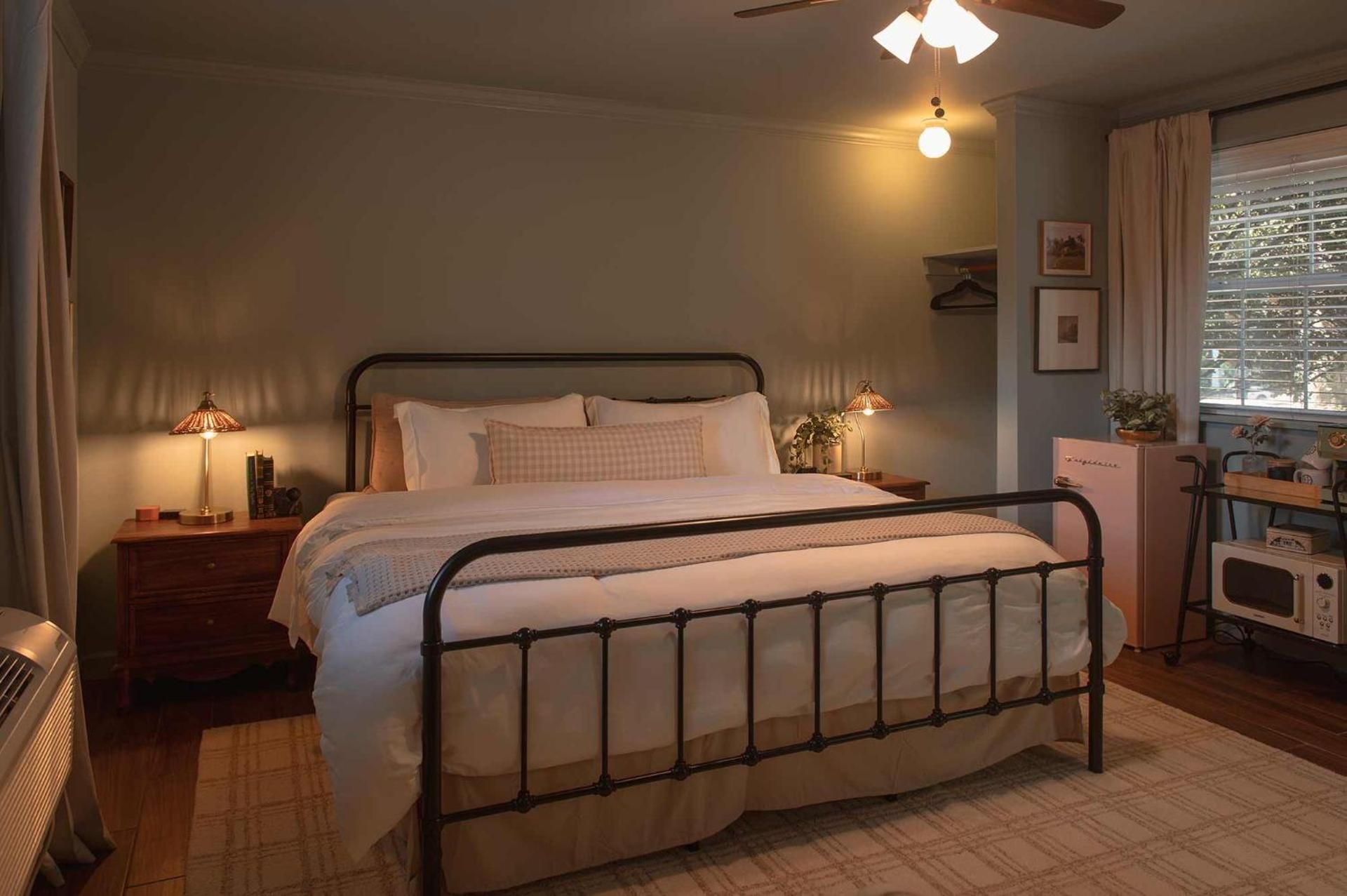 Deluxe King Suite