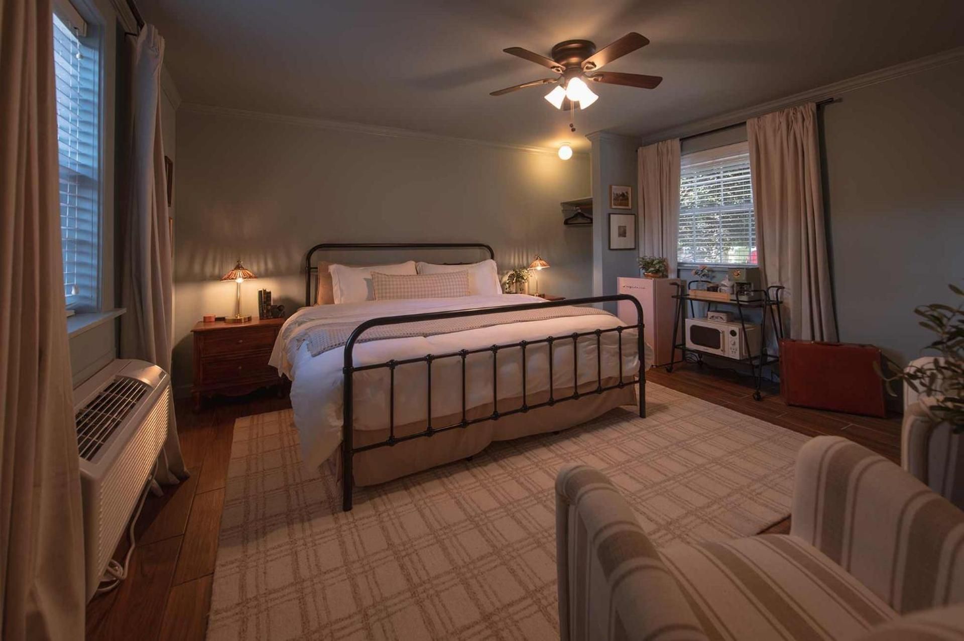 Deluxe King Suite