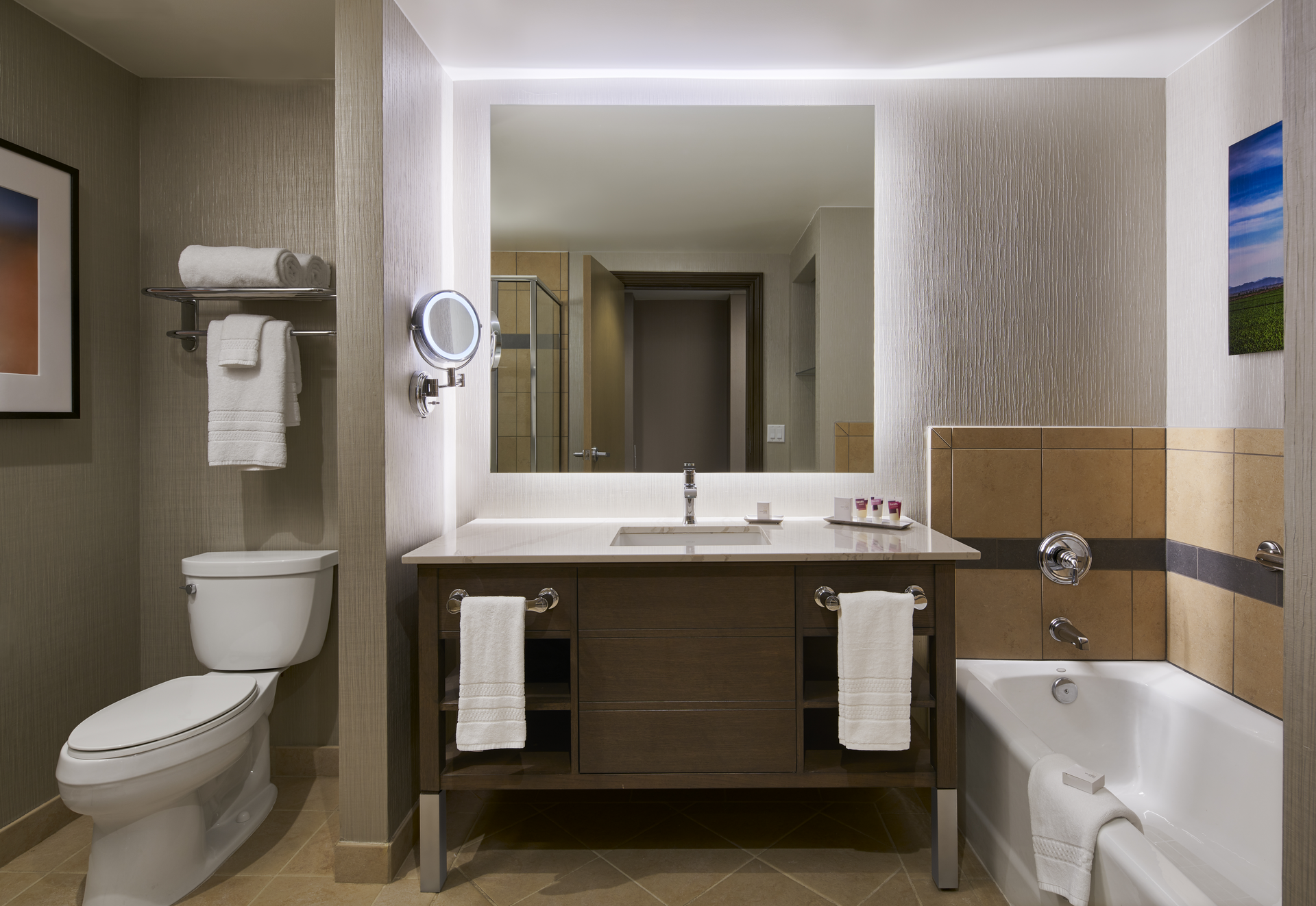 Resort Premium Pool Access Room 2 Queens - Non-Smoking