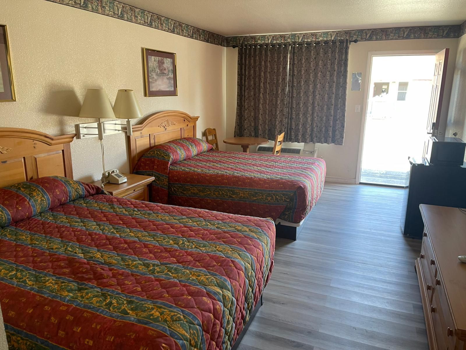 Premium 2 Double Beds with Spa Jacuzzi Tub - Non-Smoking