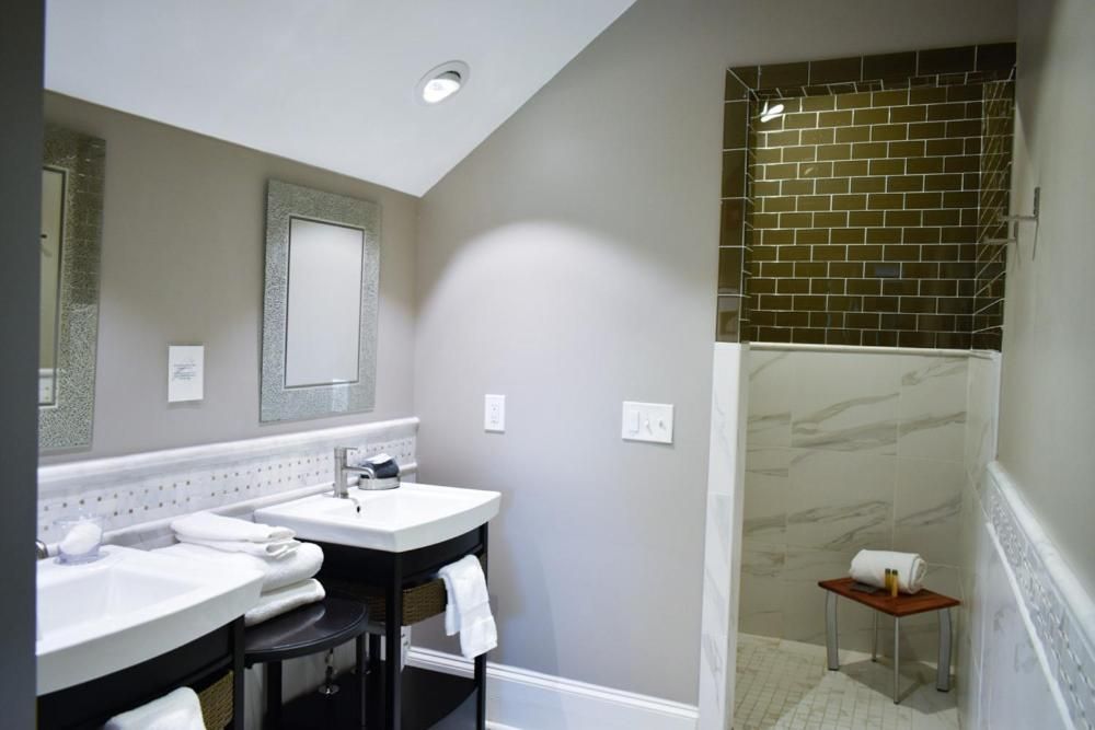 Standard Suite