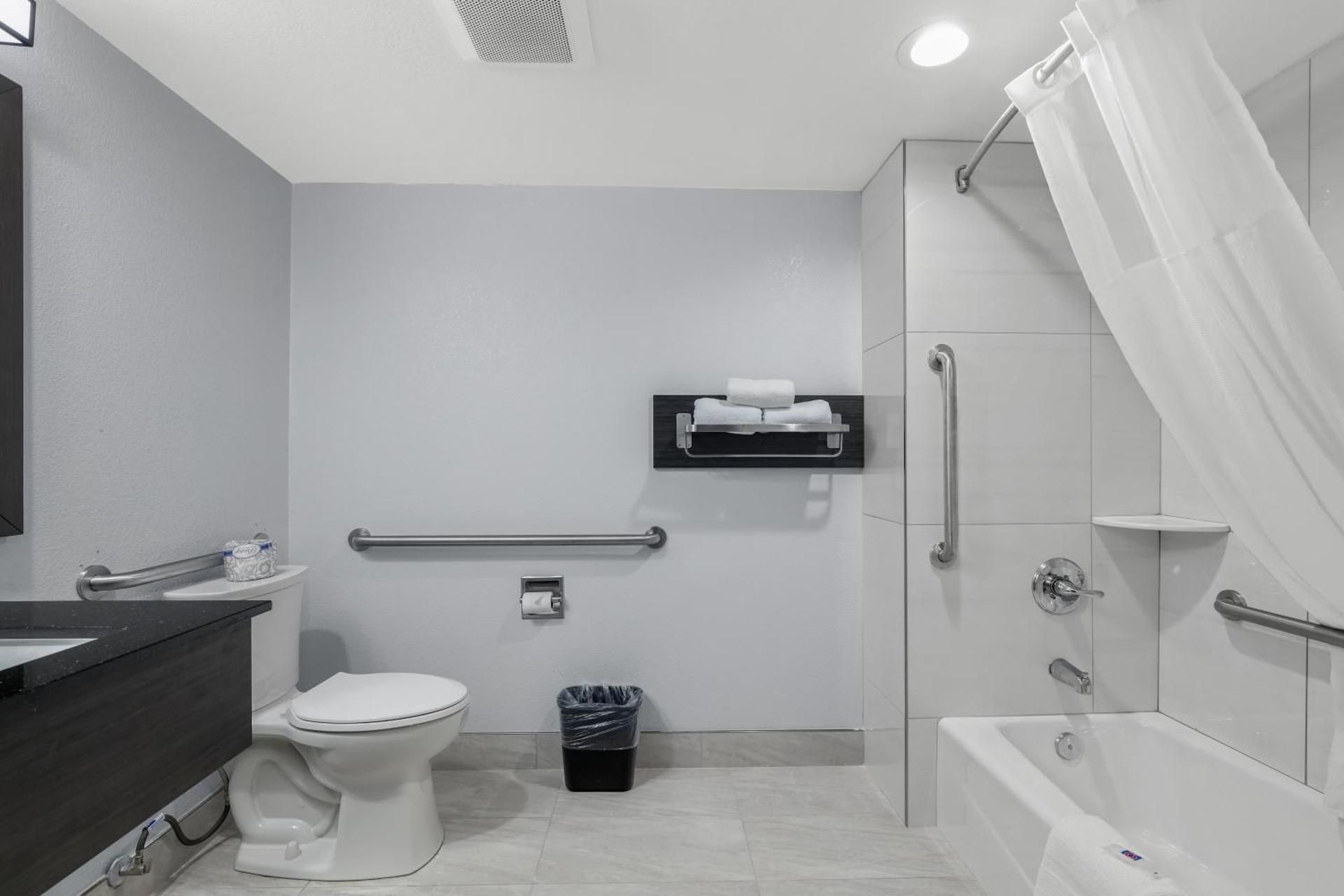 King Room - Disability Access - Non-Smoking