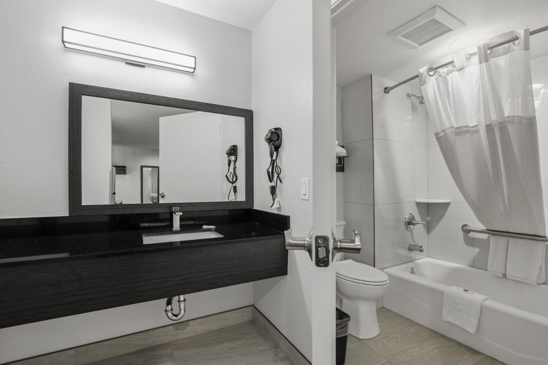 Studio 6 Suites Perris, CA Queen Room with Two Queen Beds - Disability Access - Roll In Shower 3