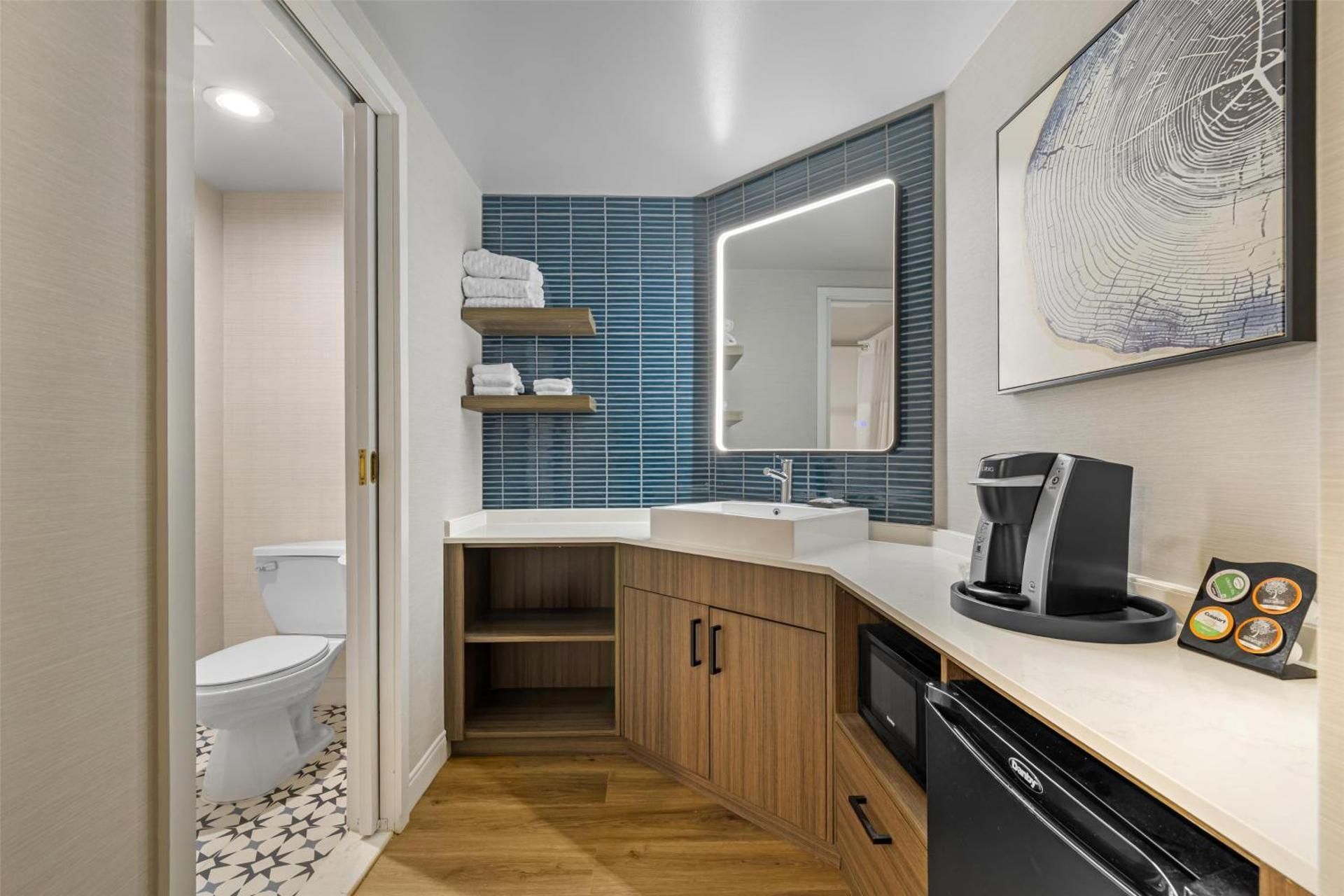 Room with Two Queen Beds and Shower - Non-Smoking
