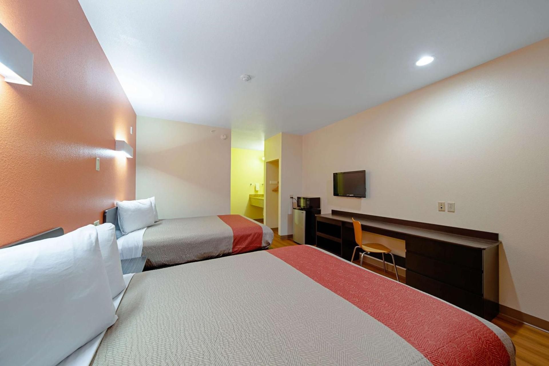 Queen Room with Two Queen Beds - Non-Smoking