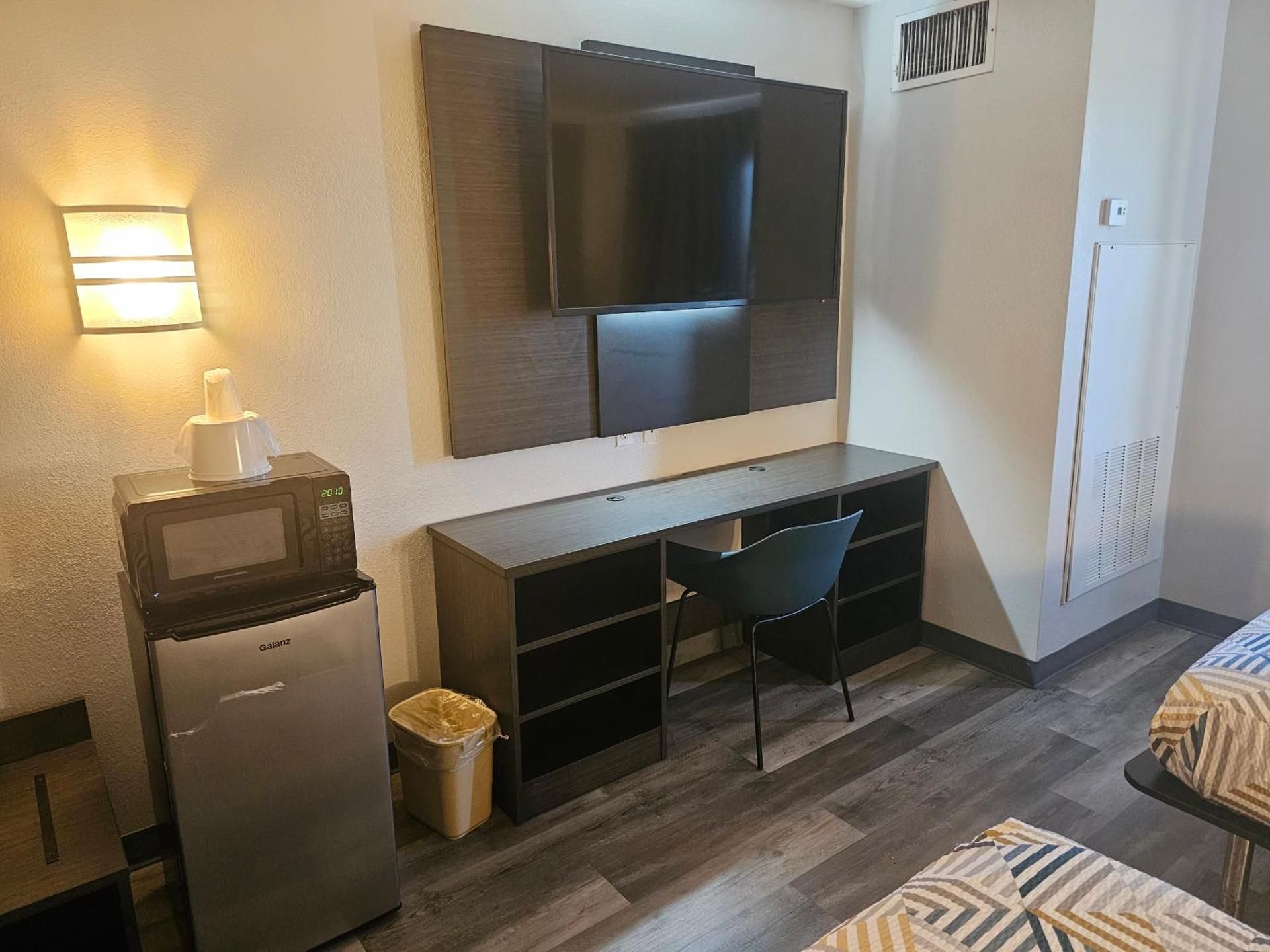 Motel 6 Sinton, TX Quadruple Room - Non-Smoking 3