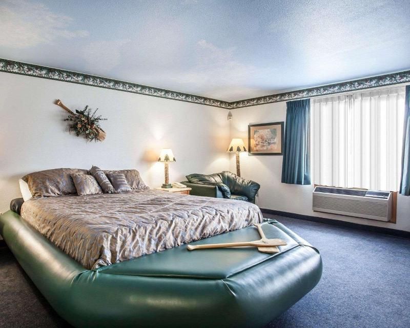 1 King Bed, Nonsmoking
