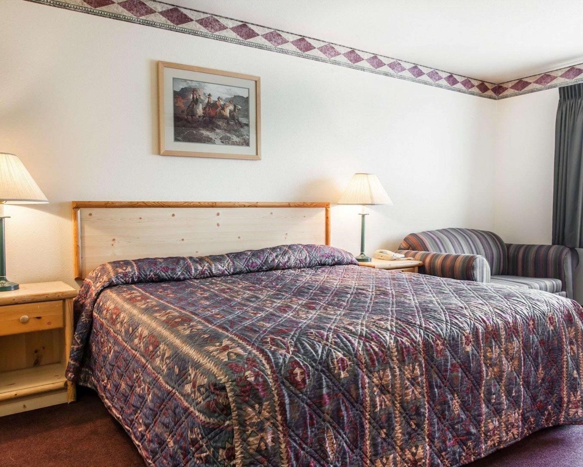 1 King Bed, Nonsmoking, Accessible