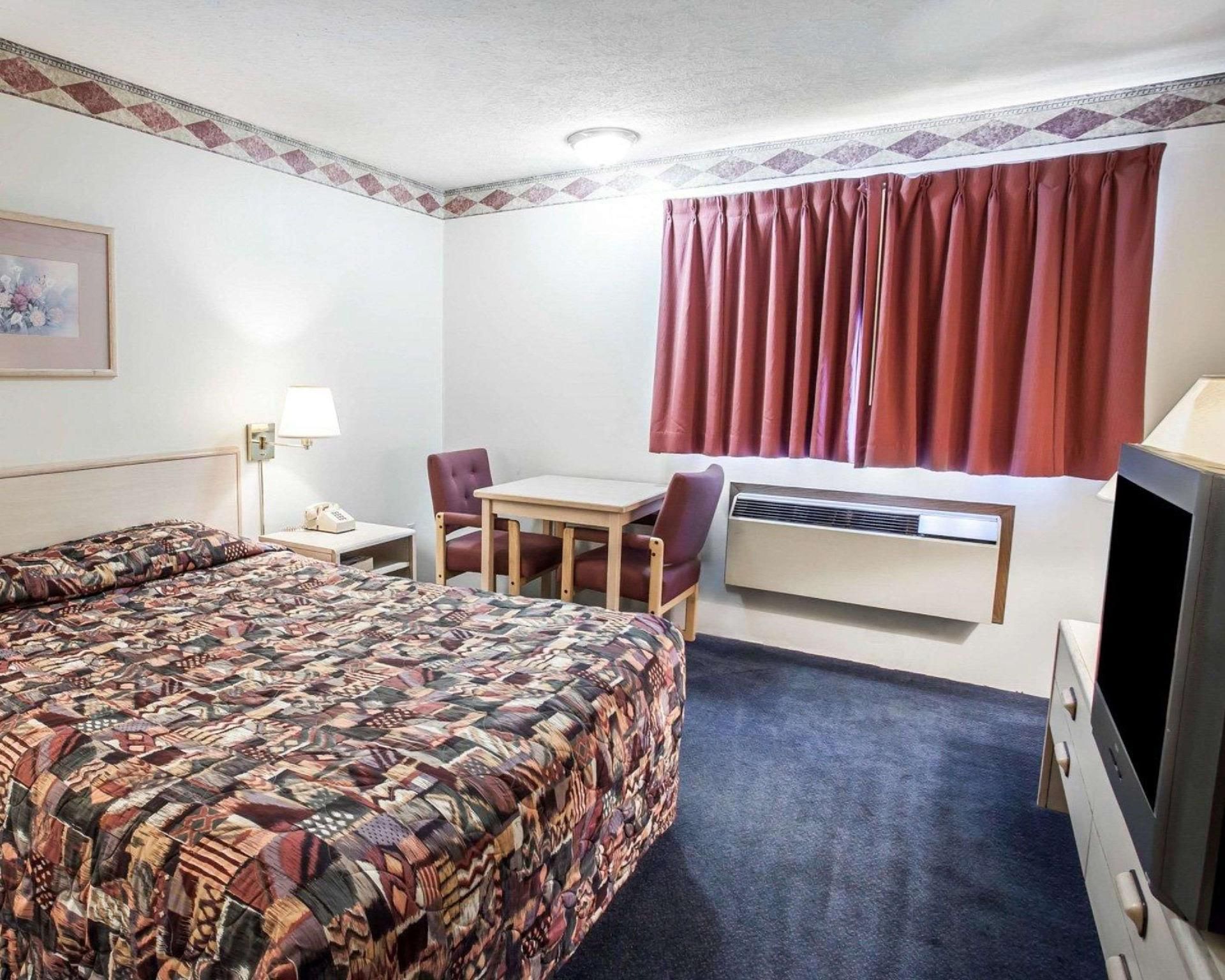 1 Queen Bed, Nonsmoking