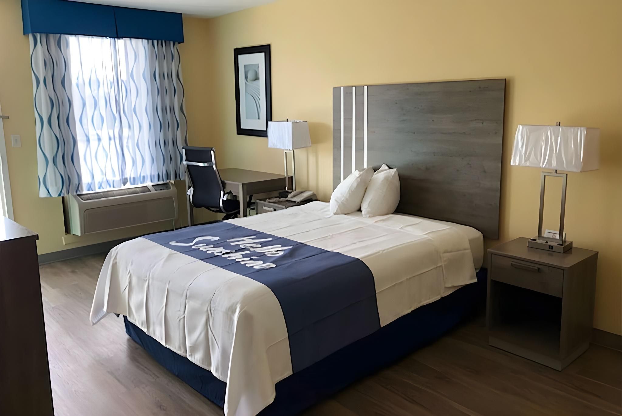 1 Queen Bed, Mobility Accessible Room, Non-Smoking