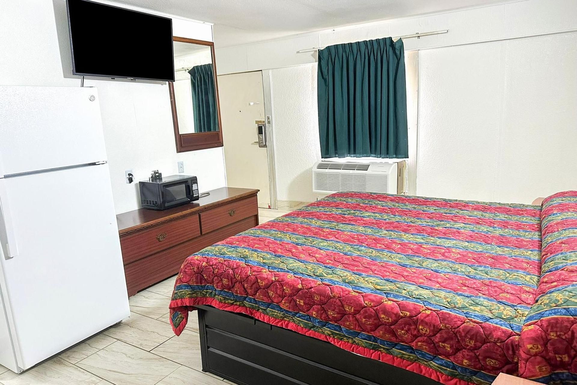 King Bed Non-Smoking