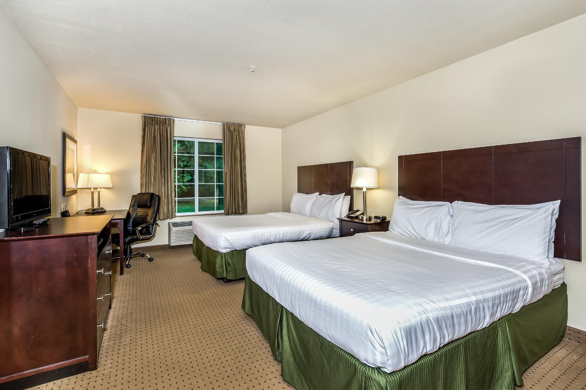 Two Queen Guestroom Non-Smoking