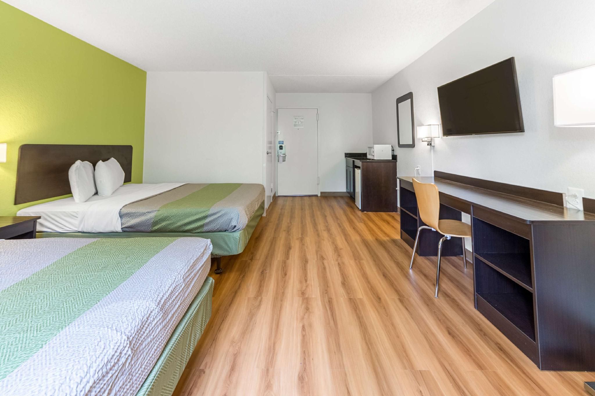 2 Full Beds | Smoking