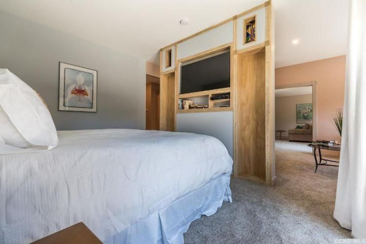 Two-Bedroom Suite