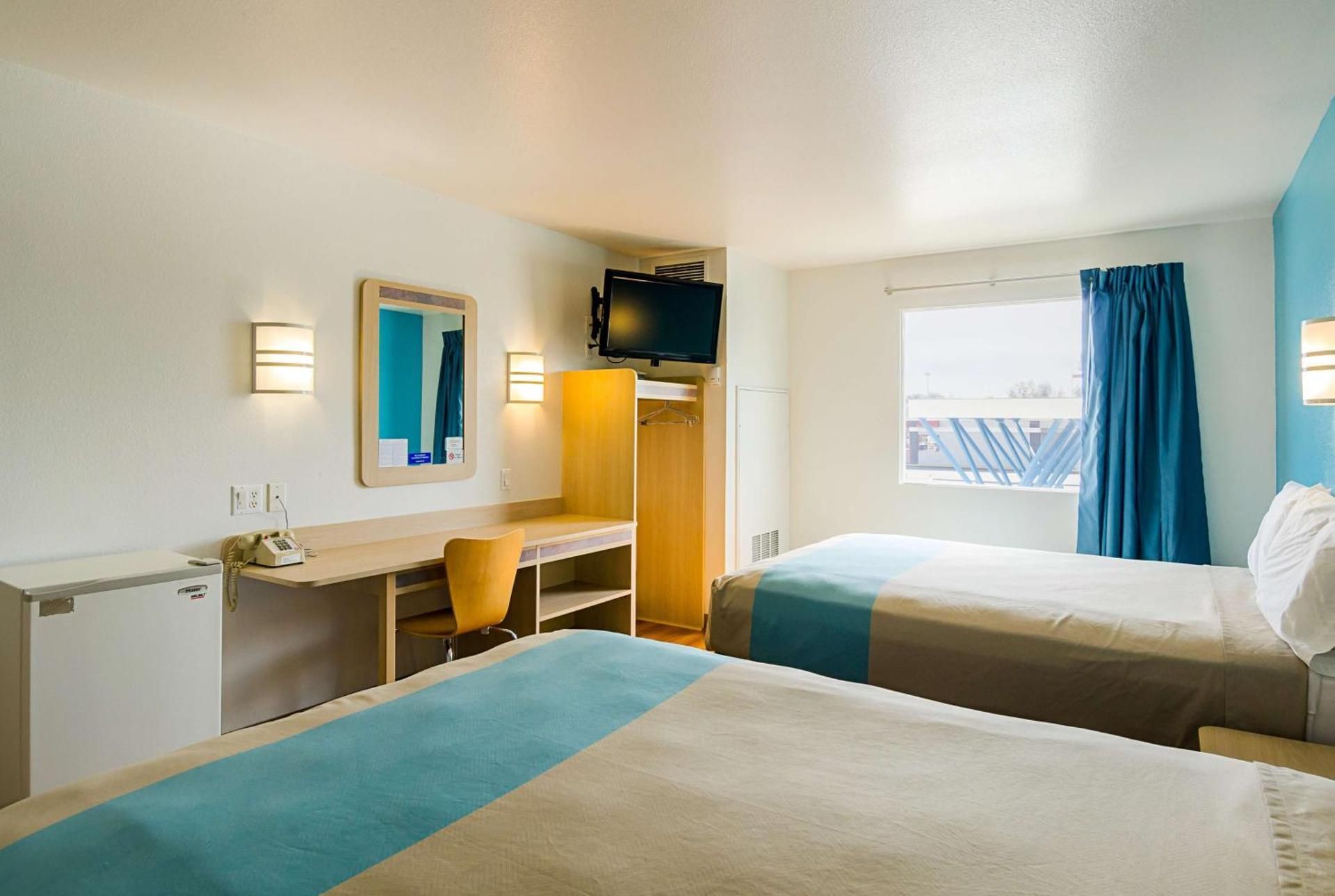 Queen Room with Two Queen Beds - Non-Smoking