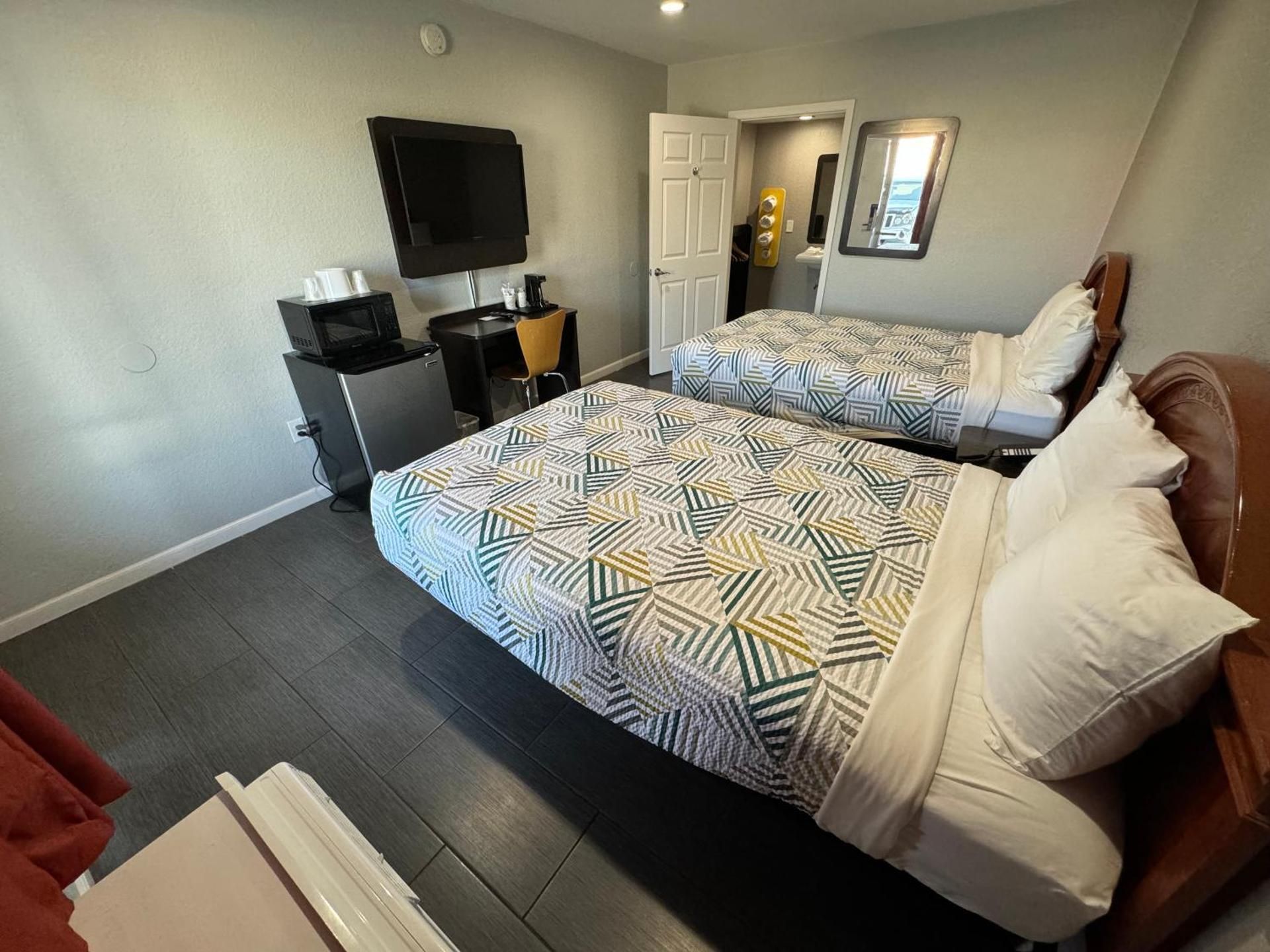 Quadruple Room - Disability Access - Roll in Shower