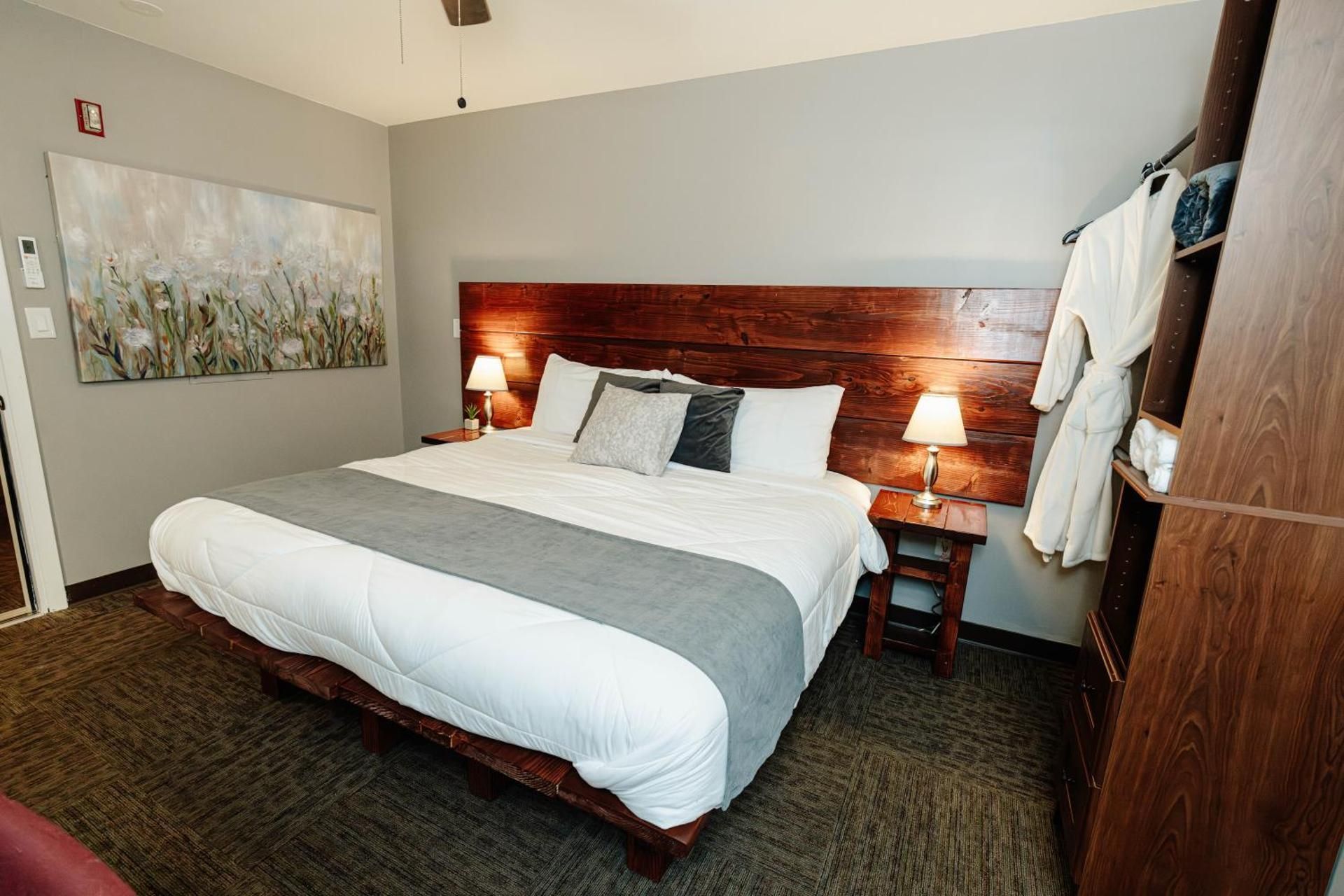 Standard King Room