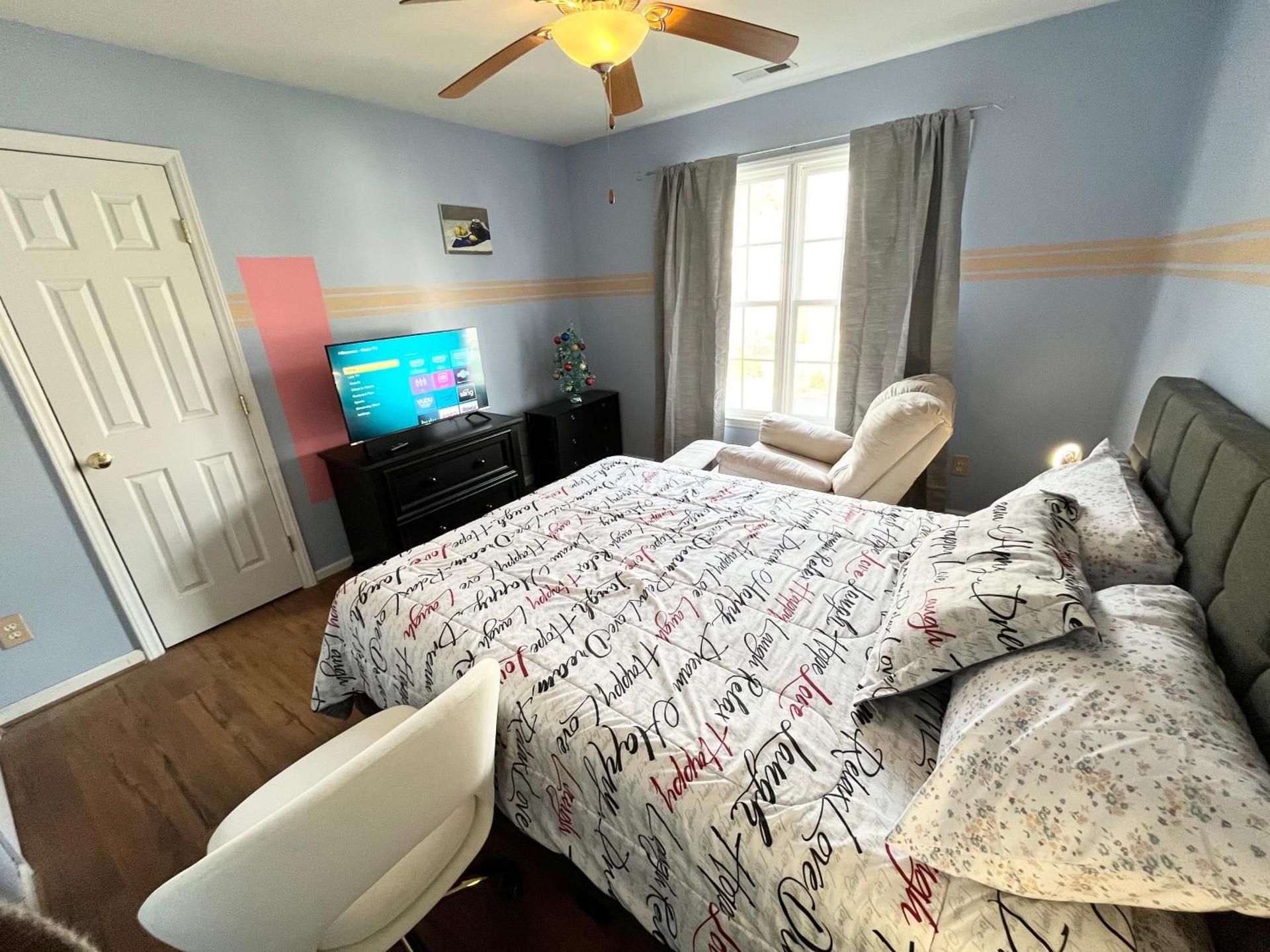 Deluxe Queen Room