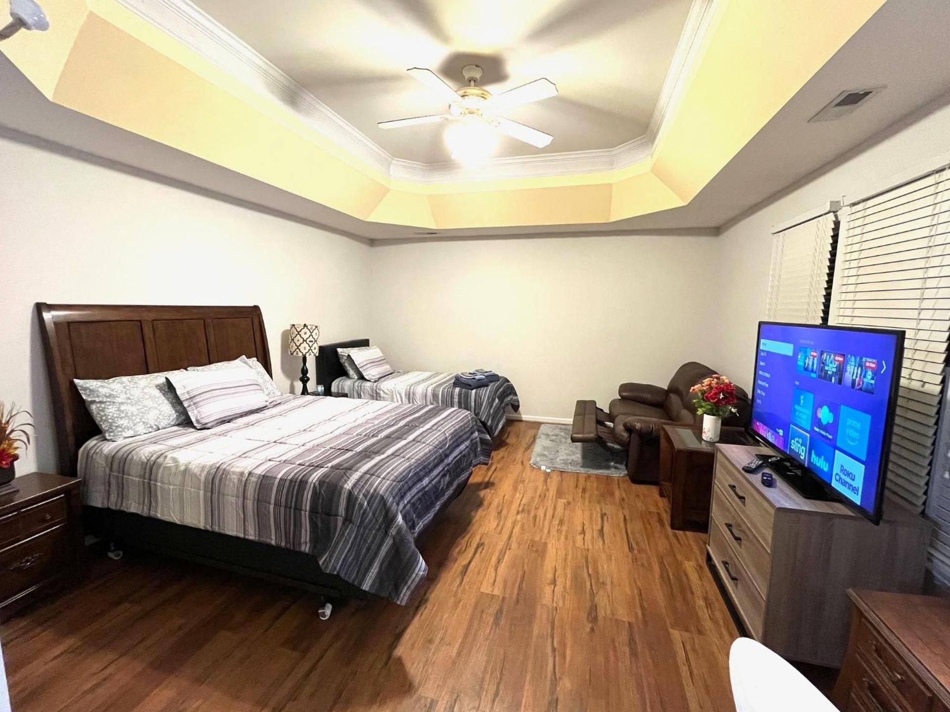 Deluxe Family Room