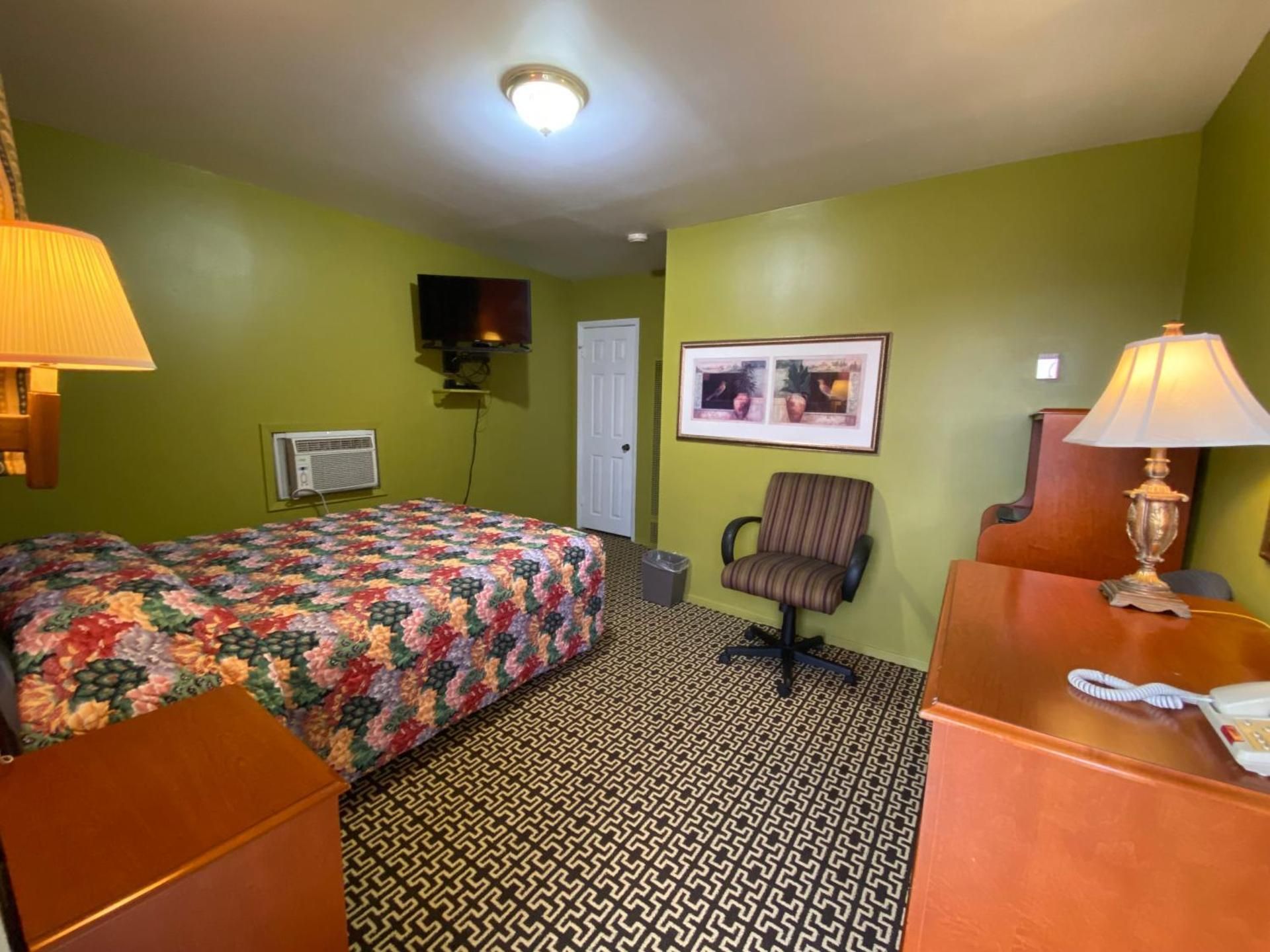 Queen Room