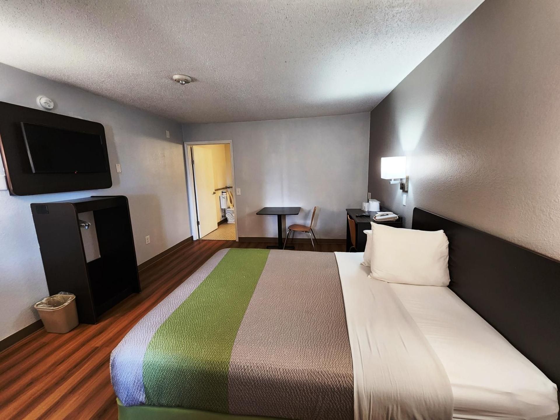King Room with Roll-In Shower - Disability Access